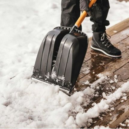 Пластикова лопата для снігу - Fiskars X-серія 1057177 фото