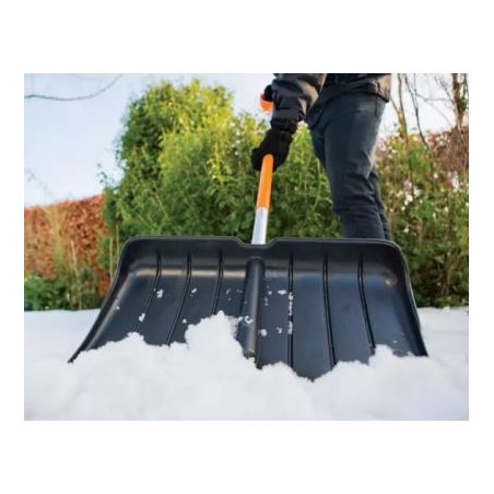 Лопата для снігу пластикова Fiskars SnowXpert™ (1062828) фото